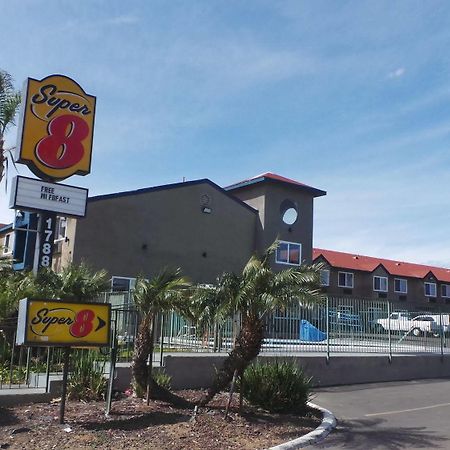 Super 8 By Wyndham San Diego/Imperial Beach Exterior photo