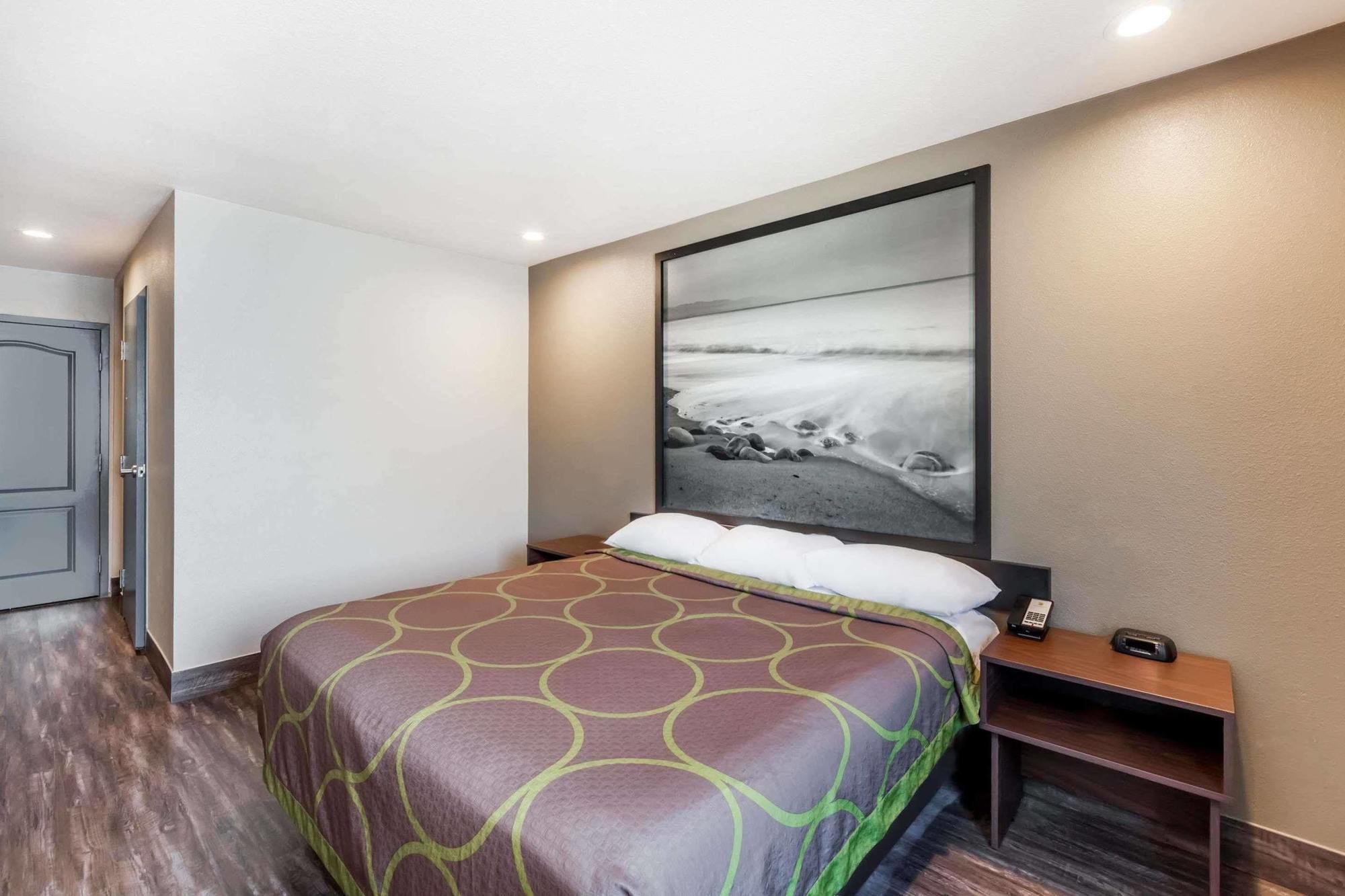 Super 8 By Wyndham San Diego/Imperial Beach Exterior photo