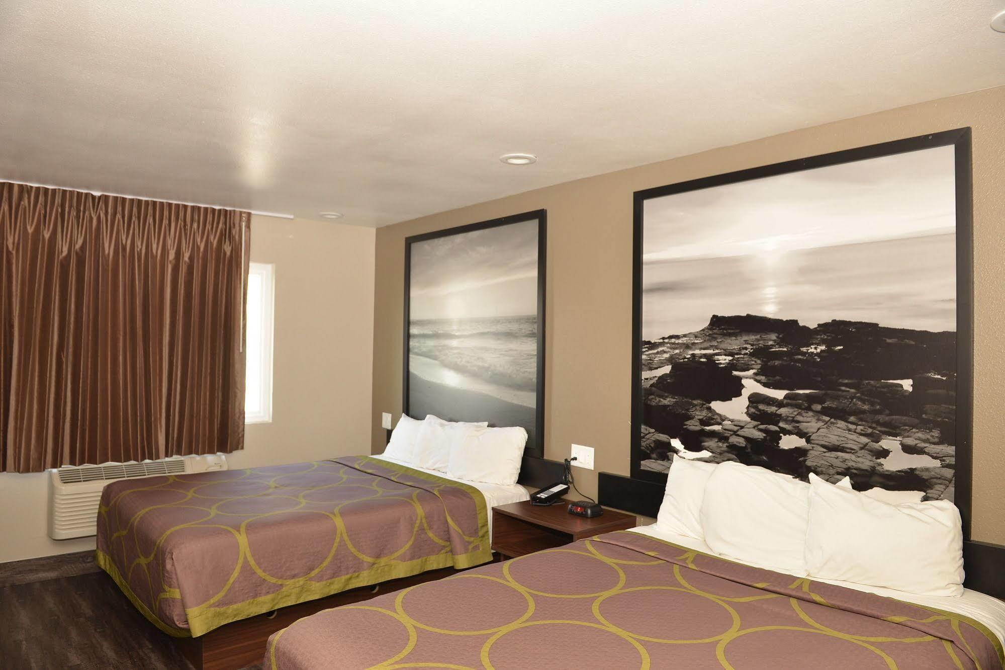 Super 8 By Wyndham San Diego/Imperial Beach Exterior photo
